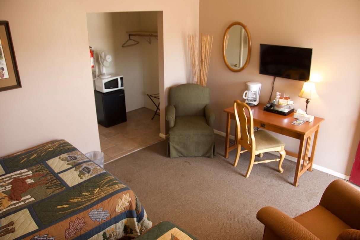 Yellowstone Holiday Motel West Yellowstone Zewnętrze zdjęcie