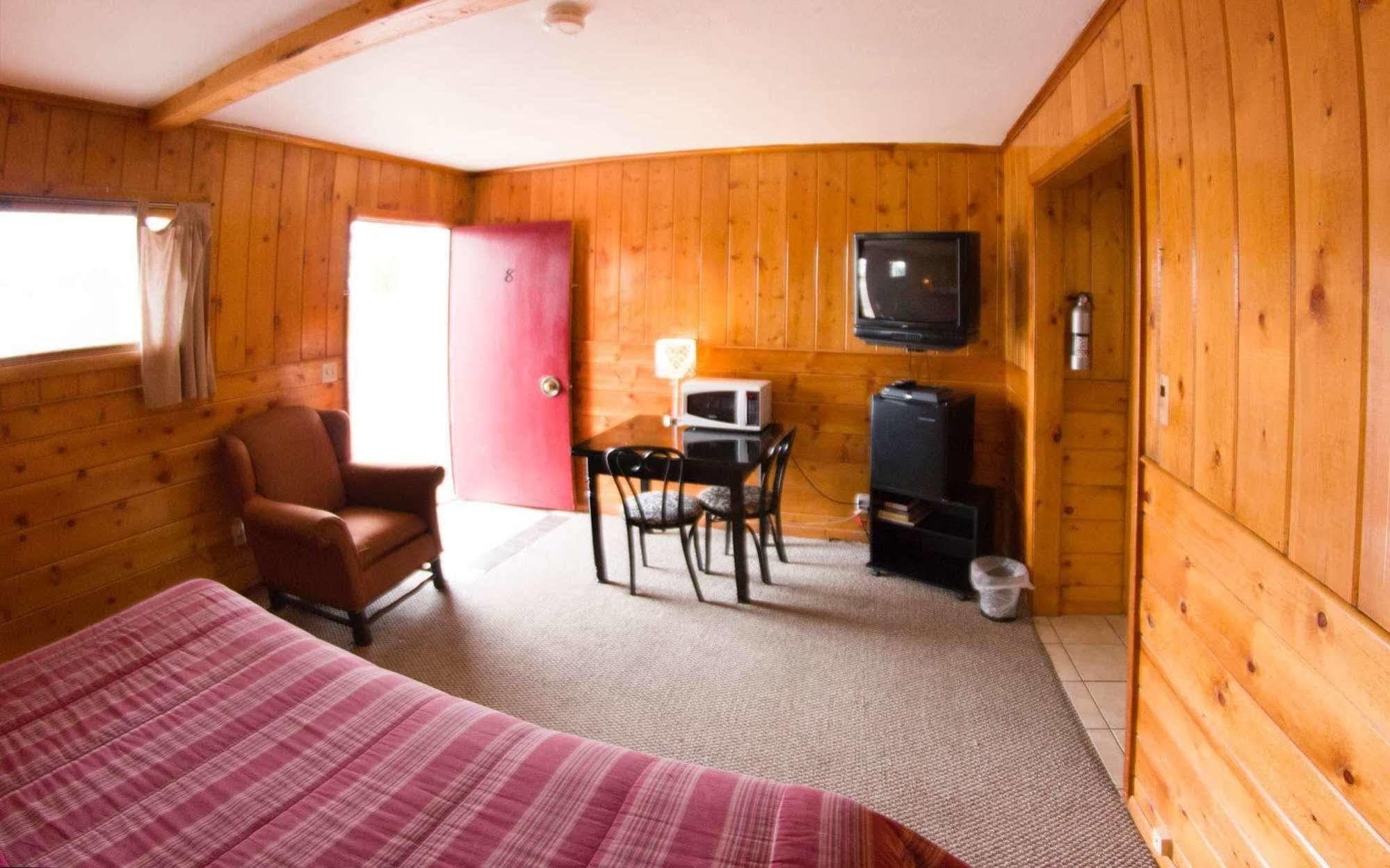 Yellowstone Holiday Motel West Yellowstone Zewnętrze zdjęcie