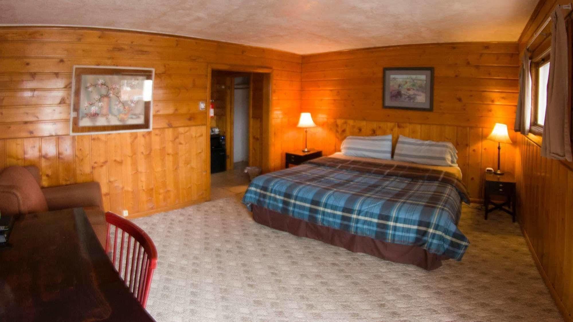 Yellowstone Holiday Motel West Yellowstone Zewnętrze zdjęcie